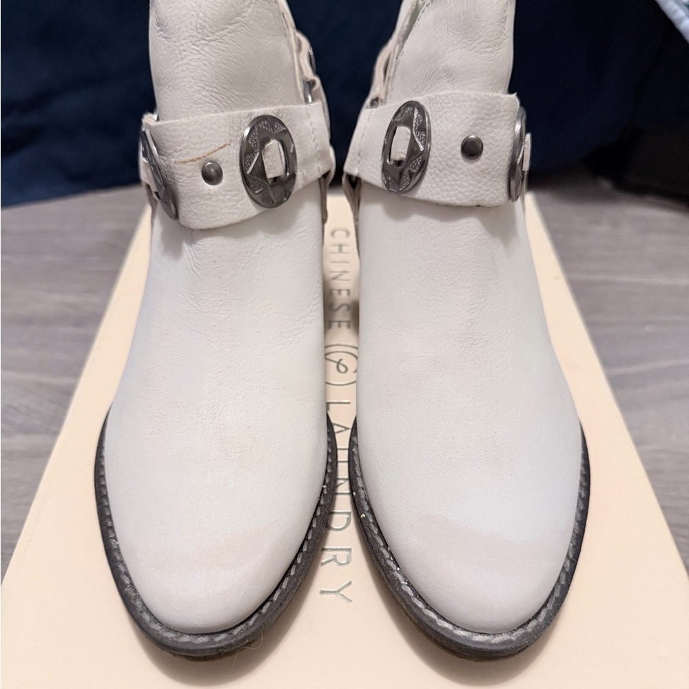 Chinese Laundry Austin White Buff Leather Western Ankle Boots Size 8 - Picture 4 of 10